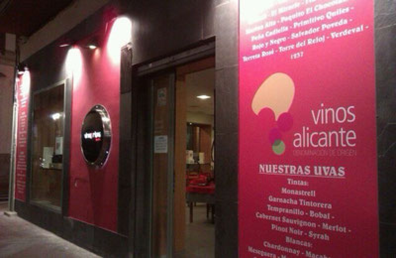 Vinos y Risas Restaurante