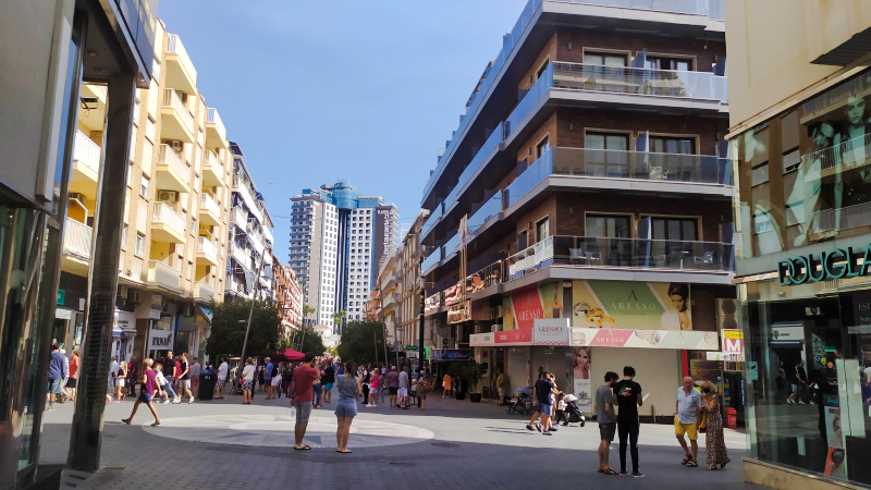 Paseo por las calles de Benidorm