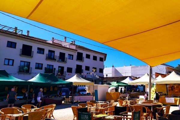 Todos los sabados Mercat de la Terra